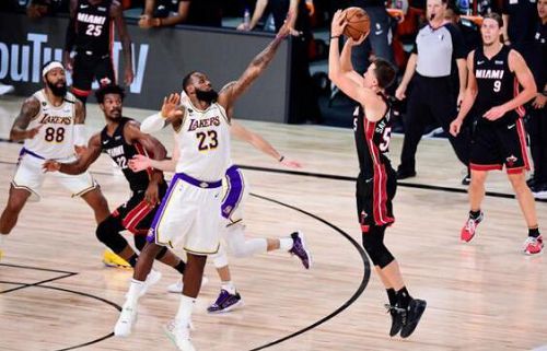  矮个子球员的NBA传奇：身高不足，但梦想无限
